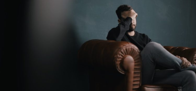 Quando lo stress del caregiver si trasforma in burnout Quando lo stress del caregiver si trasforma in burnout