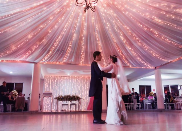 Babysitter per matrimoni per la gioia dei genitori